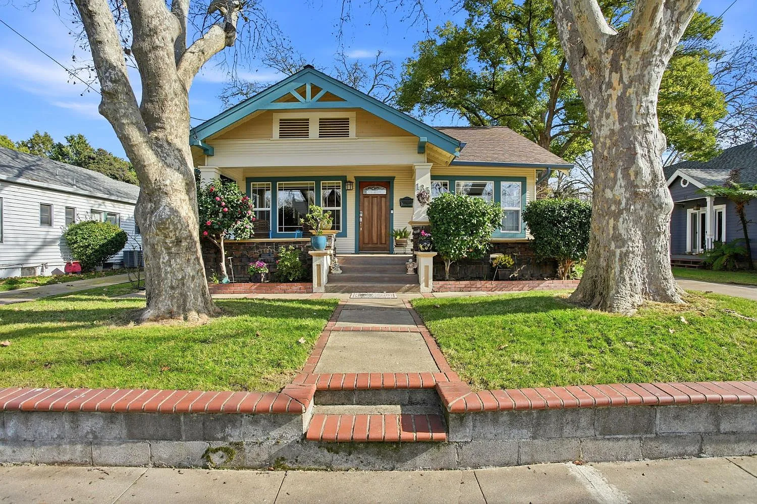 135 Nevada Ave photo 1