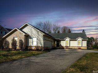 2342 Recreation Dr, West Bloomfield, MI