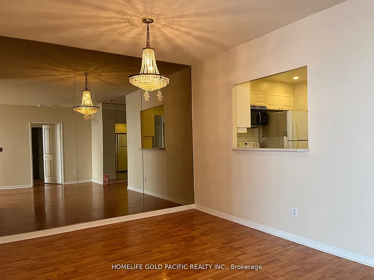 88 Corporate Dr #Penthouse 17 — Photo 9