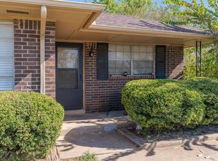915 Delmar Cir, Moore, OK 73160