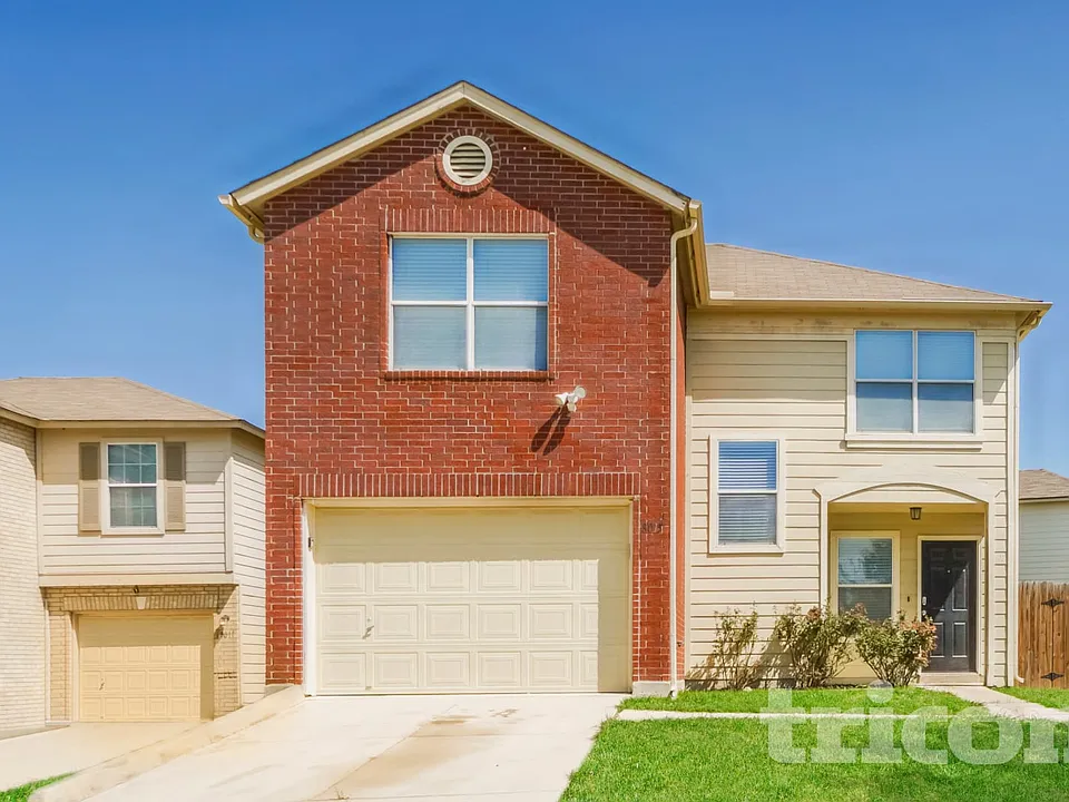 8015 Palmetto Pl