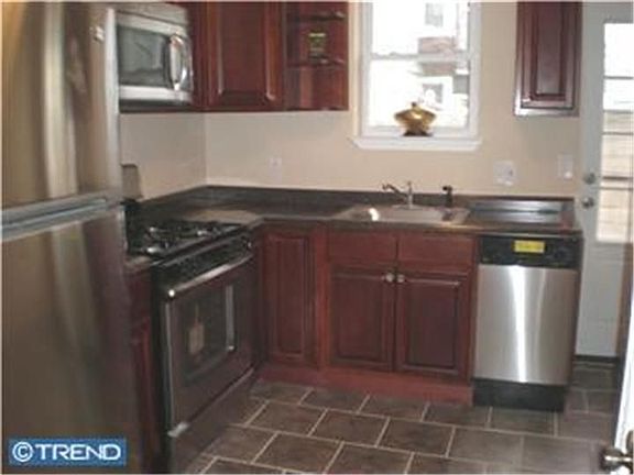 5th image of 2419 S Chadwick St