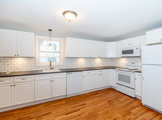 18 Chestnut St #B, Windsor Locks, CT 06096