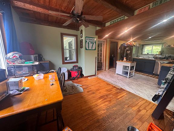 4th image of 711 Northfield Road