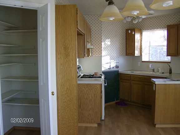 Kitchen W/pantry shot