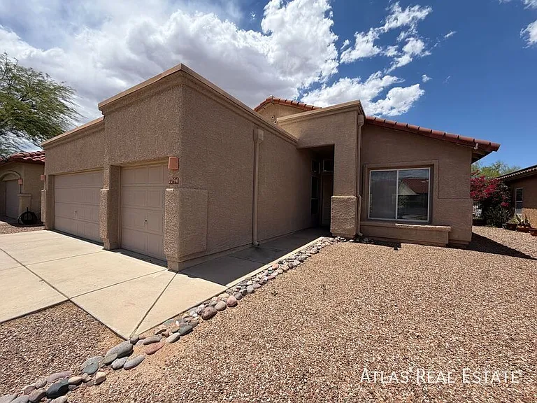 7794 S Trumpet Vine Ave — Photo 3
