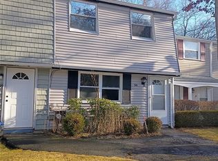 56 Wooded Court, Calverton, NY 11933