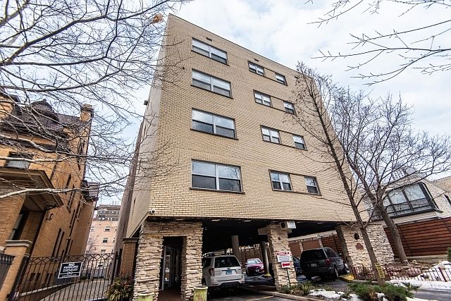 1st image of 530 W Barry Ave APT 2B