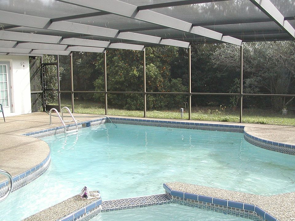 2nd image of 5002 Plumosa St
