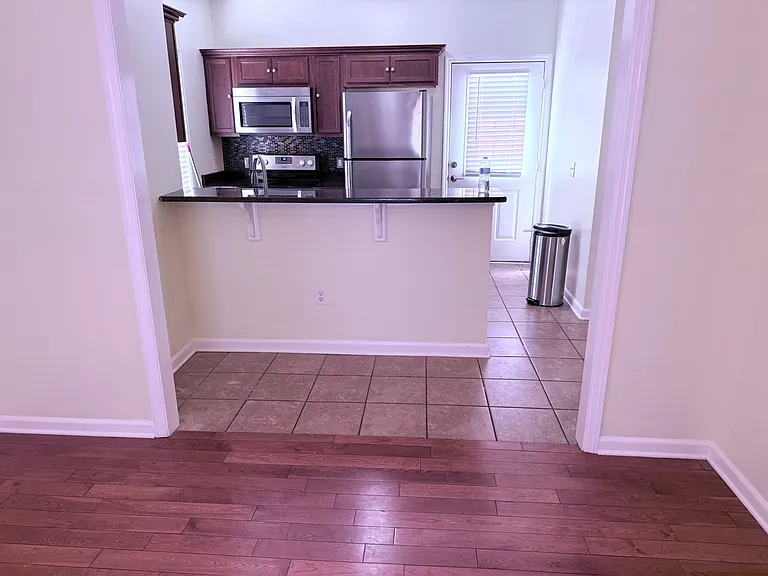 104 Saint Charles Pl — Photo 4
