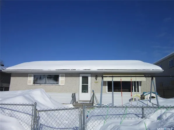 552 6th STREET E, Prince Albert, SK S6V 0N4