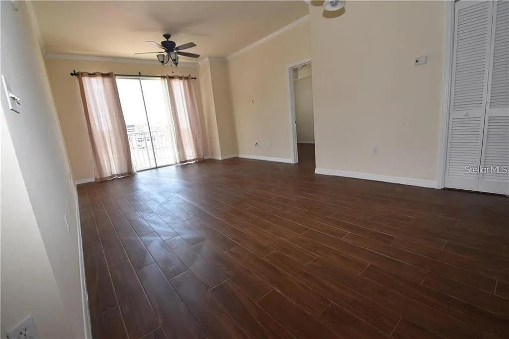 2 bed, 2.0 bath, 1184 sqft, $2,695 — Photo 4