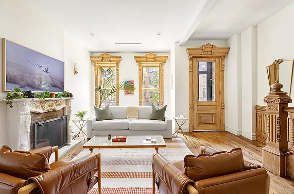 Sold by Compass | media 1