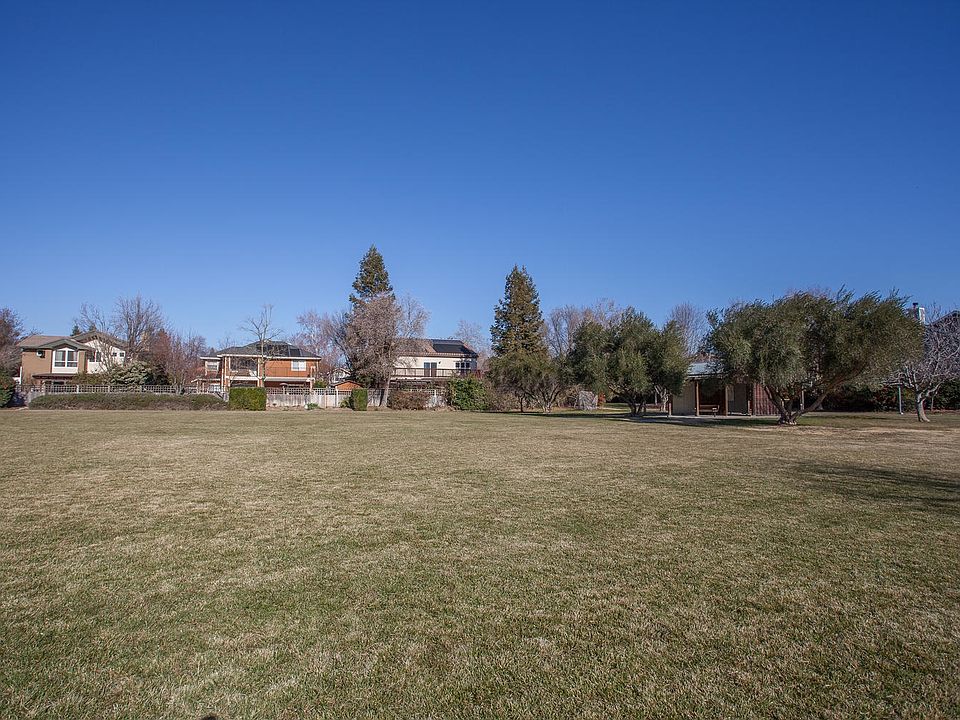 2nd image of 4130 Hackberry Pl
