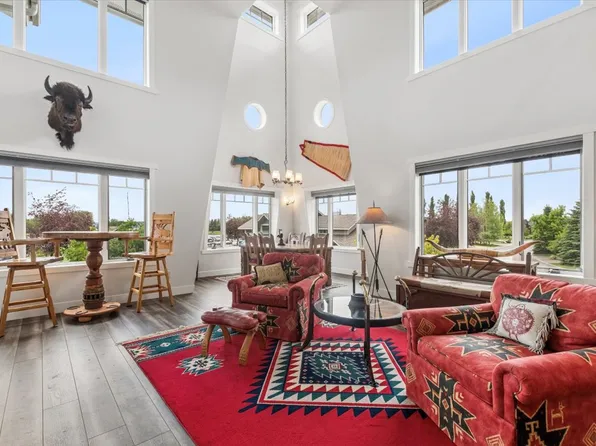 2132 Marina Ct, Bigfork, MT 59911