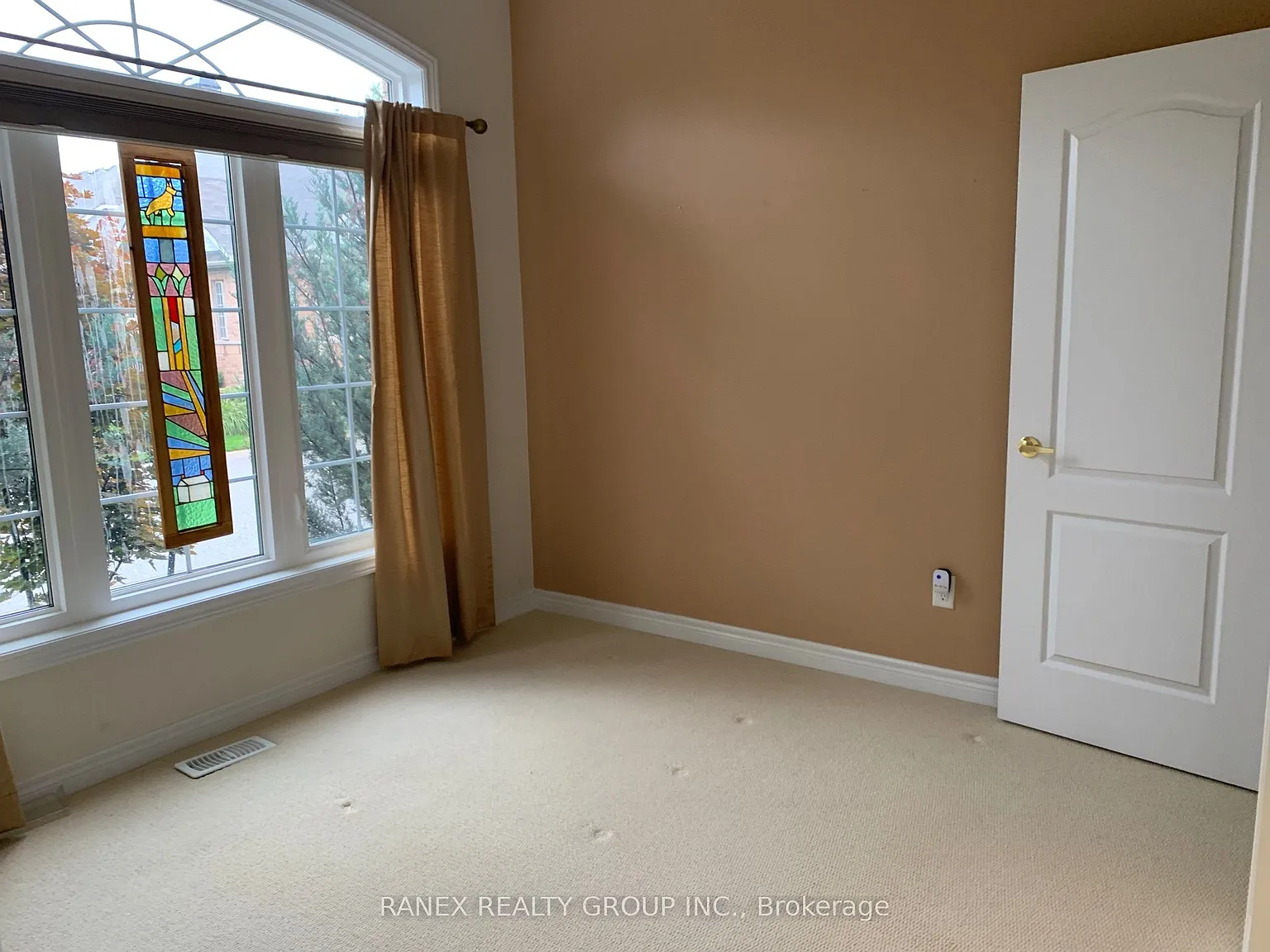 3 bed, $3,400 — Photo 4