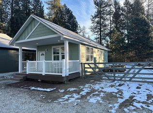 618 N 2nd St, Springdale, WA 99173