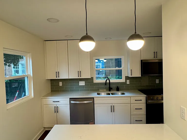 1321 Forsythe Ave — Photo 10
