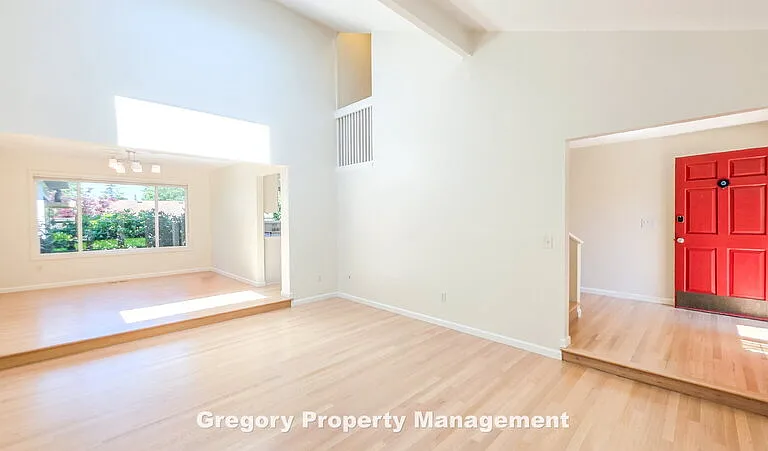 11204 NE 58th Pl — Photo 7