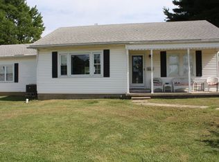 24 W Poplar St, Albion, IL 62806