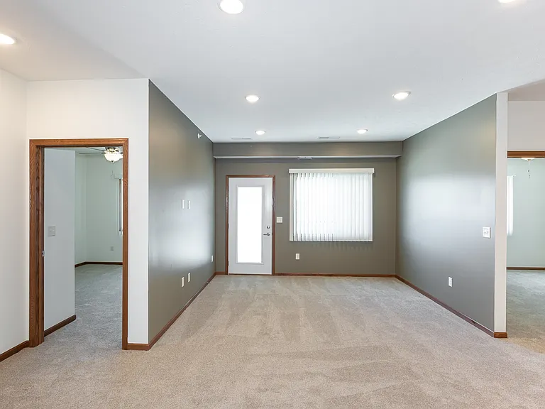 3715 Hohensee Dr — Photo 7