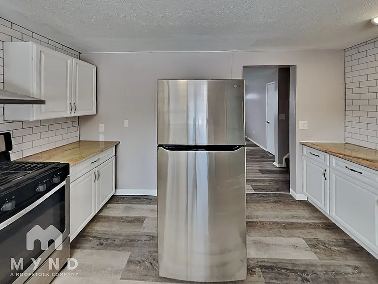 2270 Cardston Dr — Photo 7