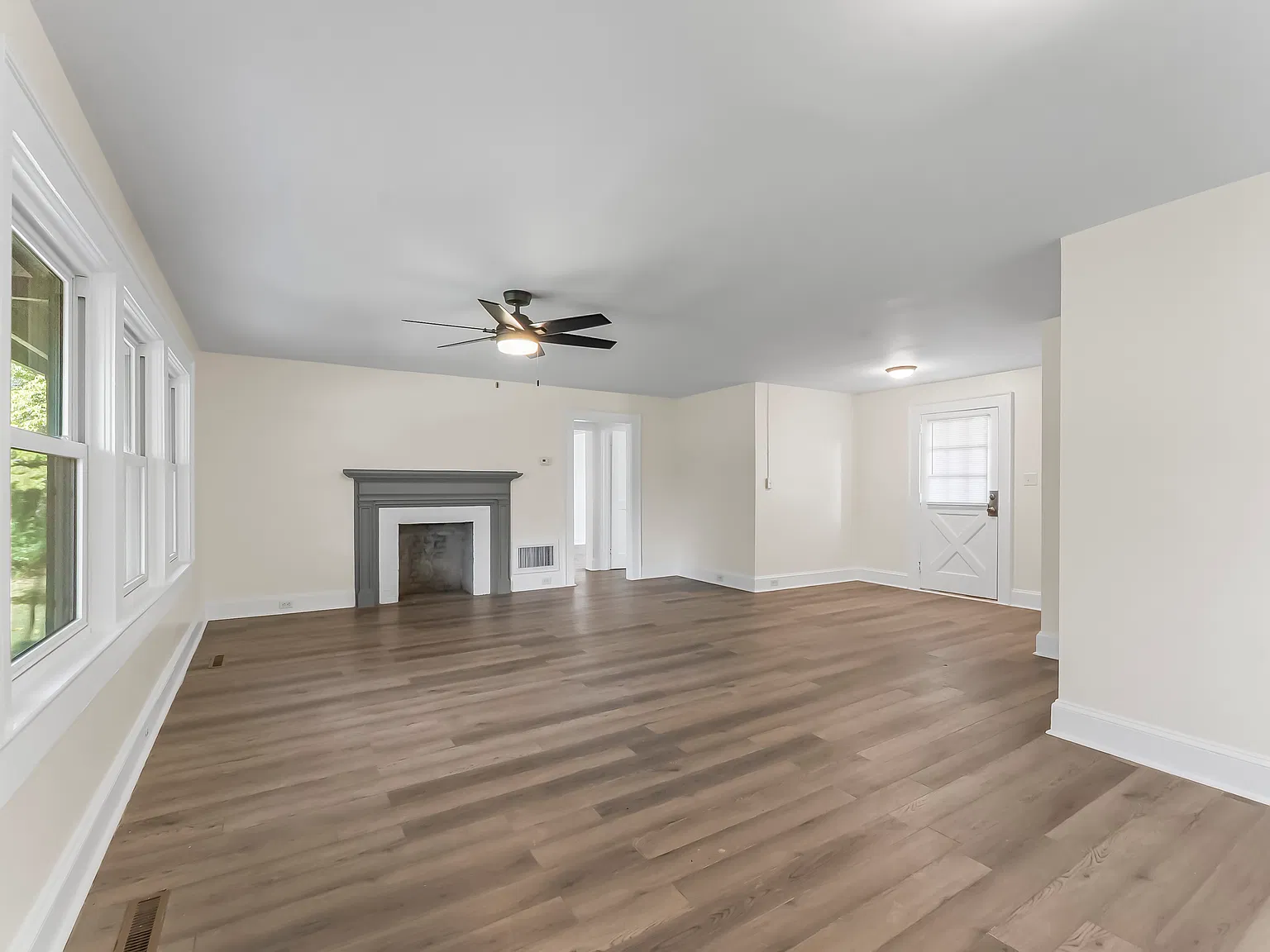 3 bed, 1311 sqft, $1,600 — Photo 3