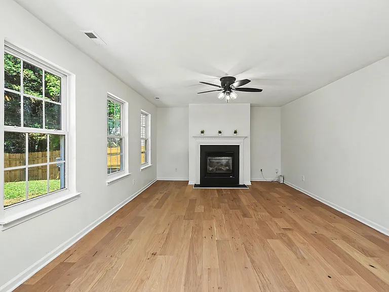 9819 Aventide Ln — Photo 14