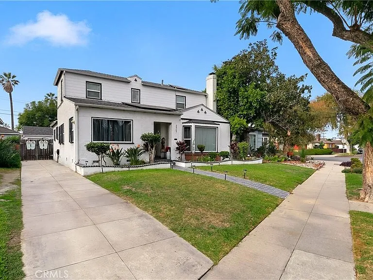 3907 Edgehill Dr — Photo 2