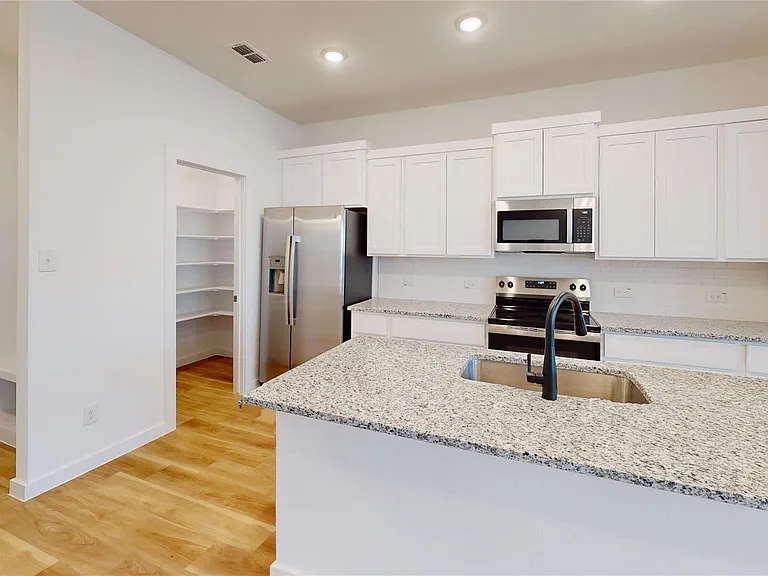 2916 Elle Dr — Photo 19