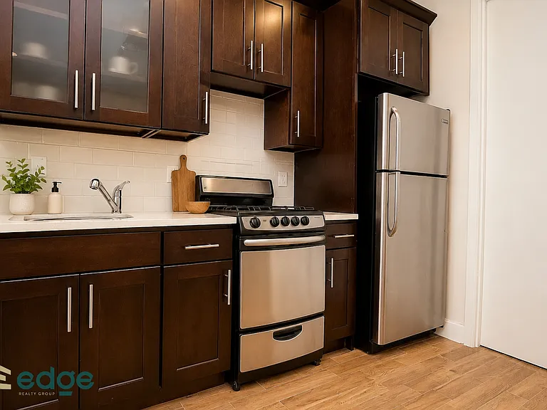 600 Park Pl #15 — Photo 2