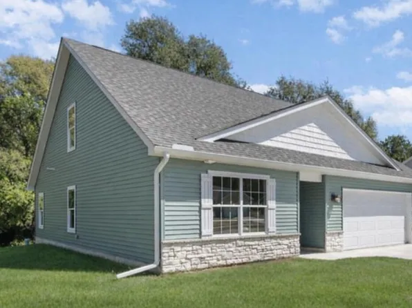 417 Belvoir Rd, Kingsford Heights, IN 46346