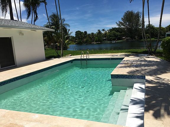 4th image of 13525 SW 72nd Ave