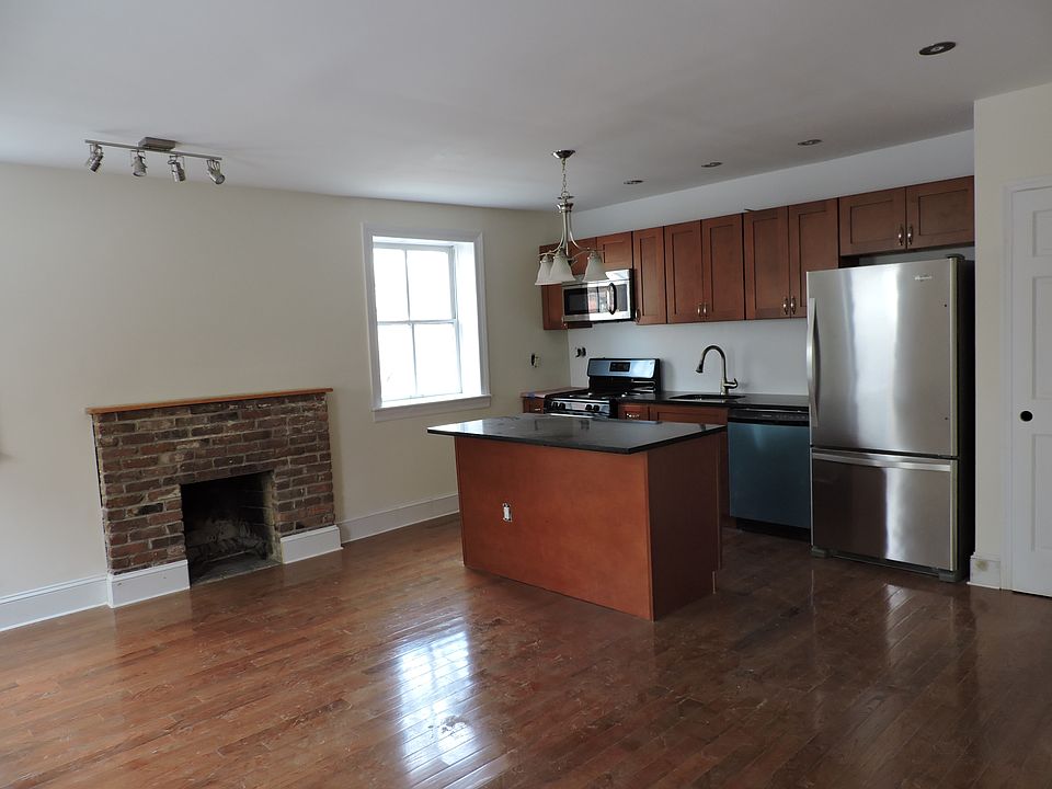 1st image of 300 Clinton St APT 5