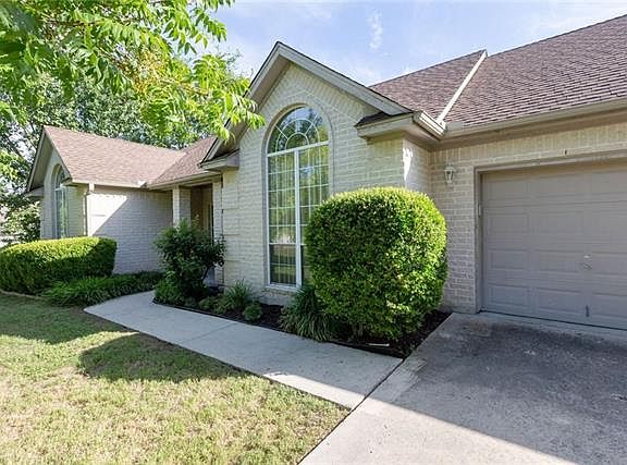 2nd image of 309 Verbena Dr