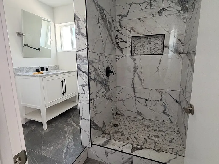160 W 59th St #1/4 — Photo 1