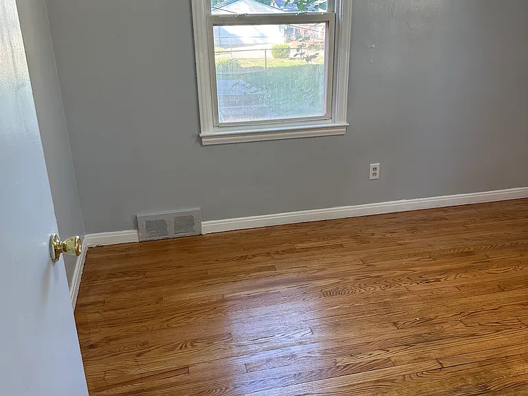 20748 Cyman Ave — Photo 17