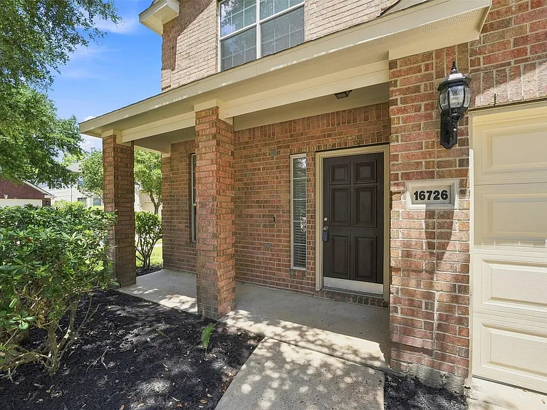 16726 Vivian Point Ln — Photo 5