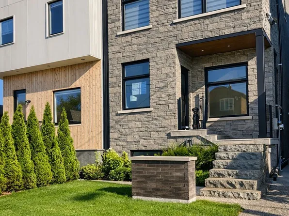 93 Hatherley Rd, Toronto, ON M6E 1W3