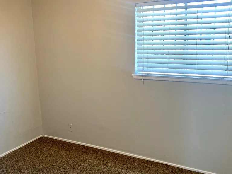332 W Myers Ave — Photo 10