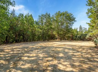 720 Azalea Dr, Grants Pass, OR 97526