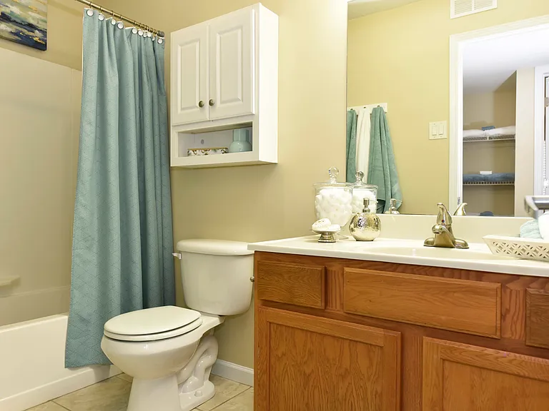 Spacious Bathroom