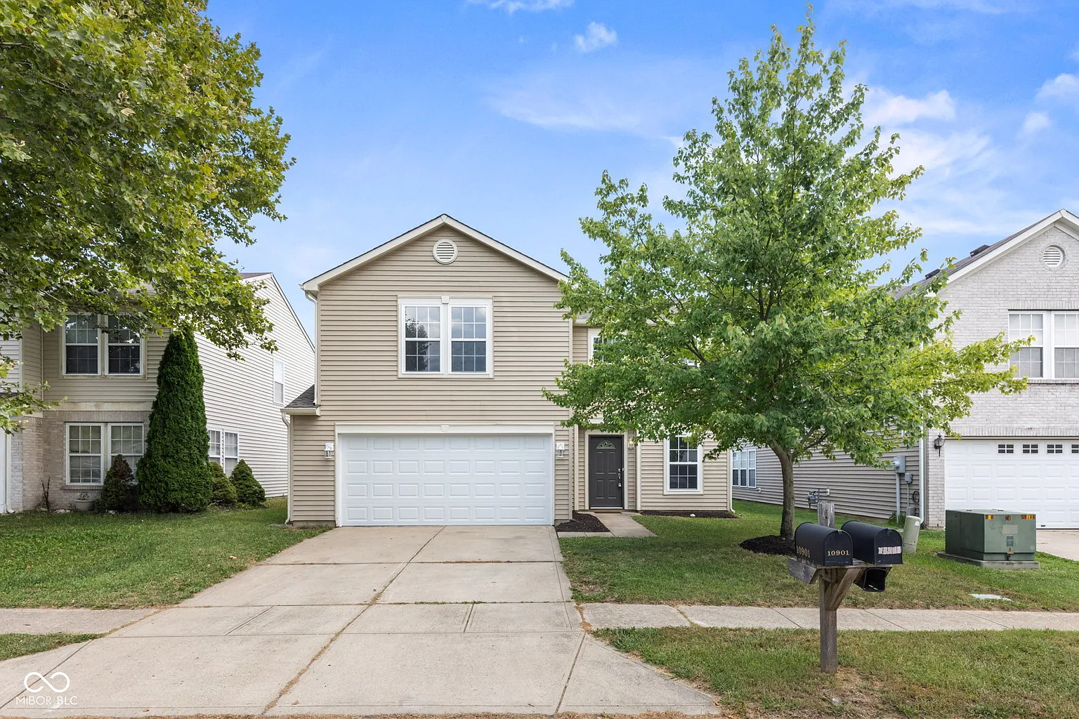 10902 Albertson Dr photo 1