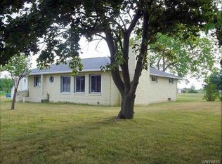 6252 Ward Rd, Sanborn, NY 14132