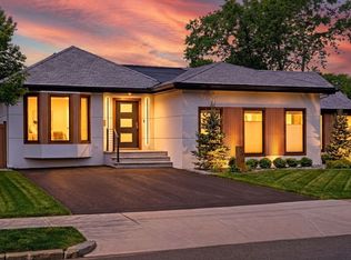 581 Saw Mill Brook Pkwy, Newton, MA 02459