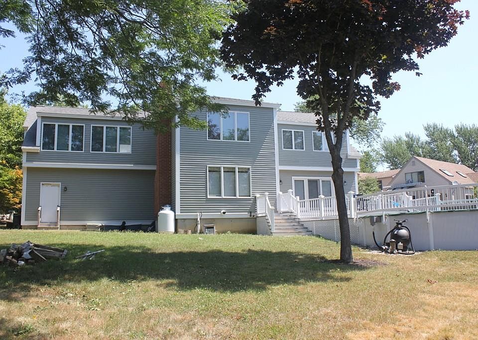 2nd image of 2 Maple St