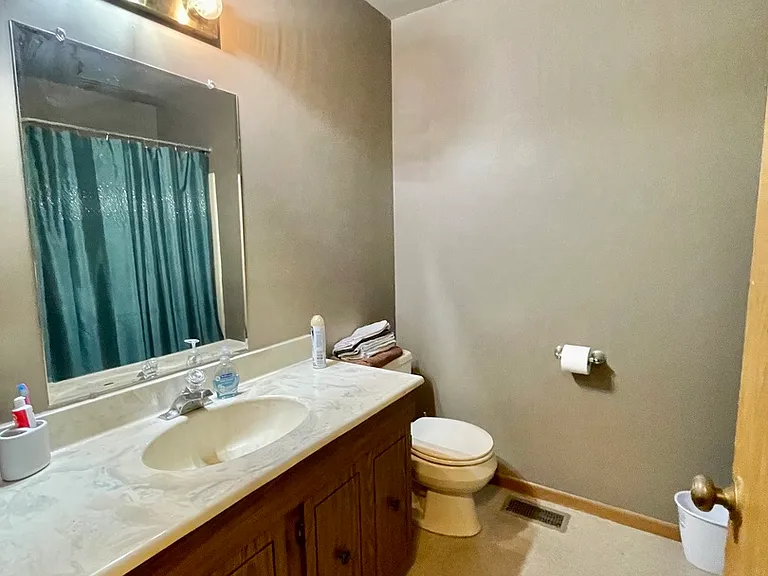 76 Washington St #B — Photo 4