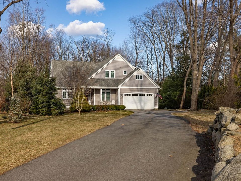 2nd image of 40 Sanderson Drive