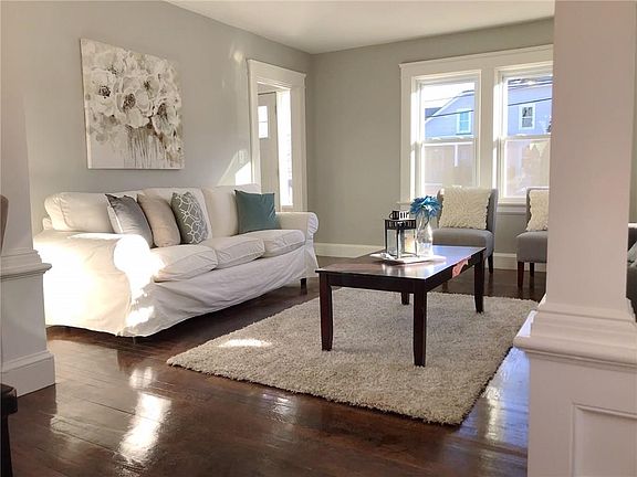 4th image of 27 Woodside Ave