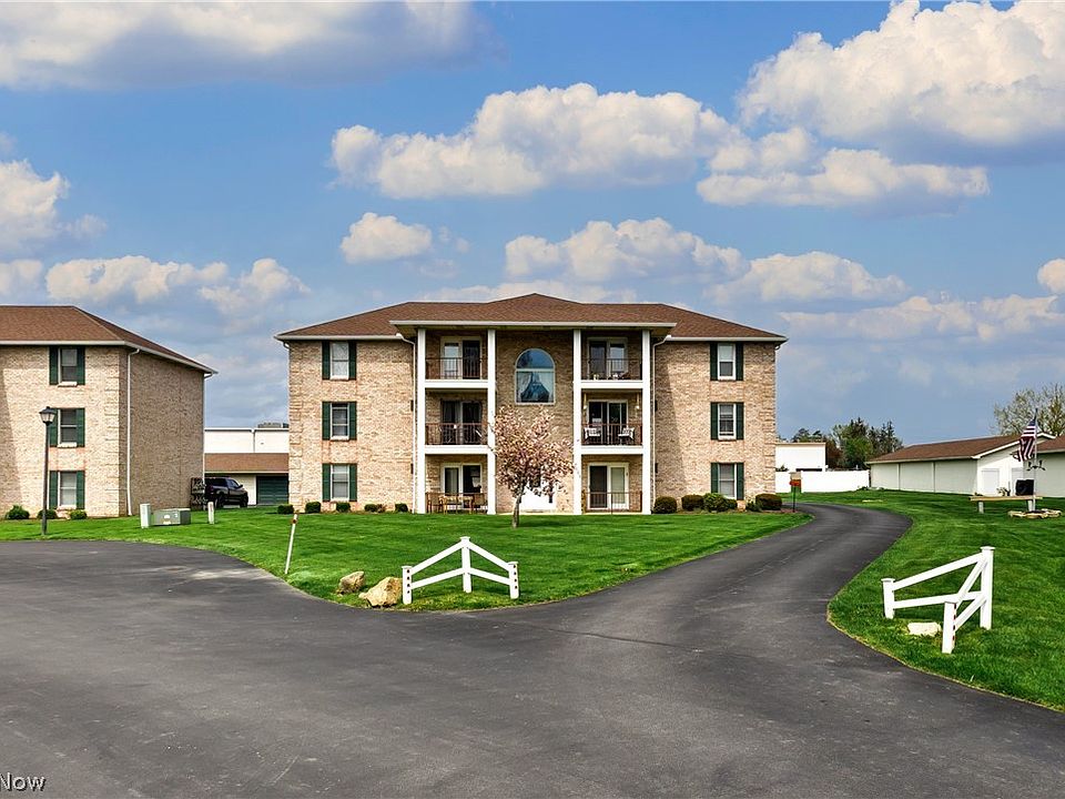 1st image of 7368 Eisenhower Dr Unit 4